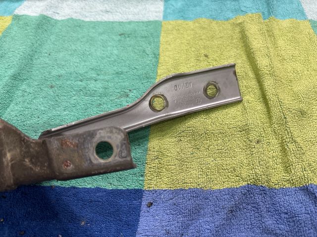 bontott VW POLO V Motorháztető Bal Zsanér