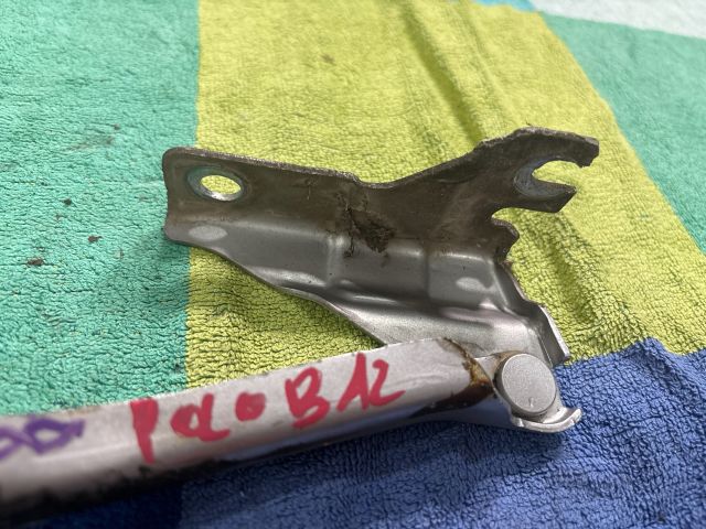 bontott VW POLO V Motorháztető Bal Zsanér