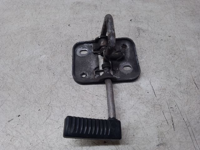 bontott VW POLO V Motorháztető Biztonsági Kampó