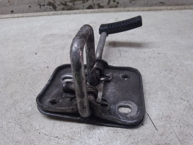 bontott VW POLO V Motorháztető Biztonsági Kampó