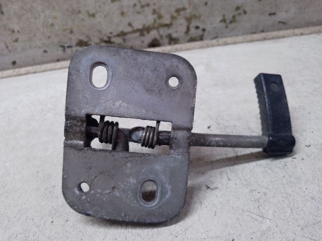 bontott VW POLO V Motorháztető Biztonsági Kampó