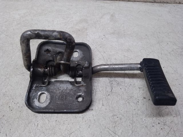 bontott VW POLO V Motorháztető Biztonsági Kampó