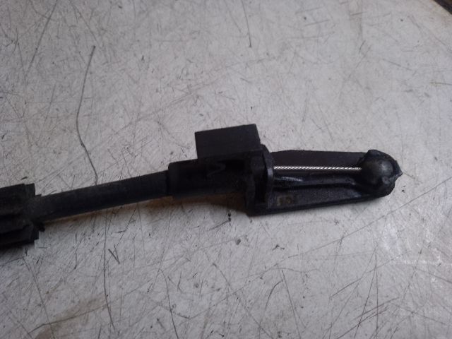 bontott VW POLO V Motorháztető Nyitó Bowden