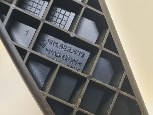 bontott VW POLO V Motorháztető Nyitó Kar / Gomb