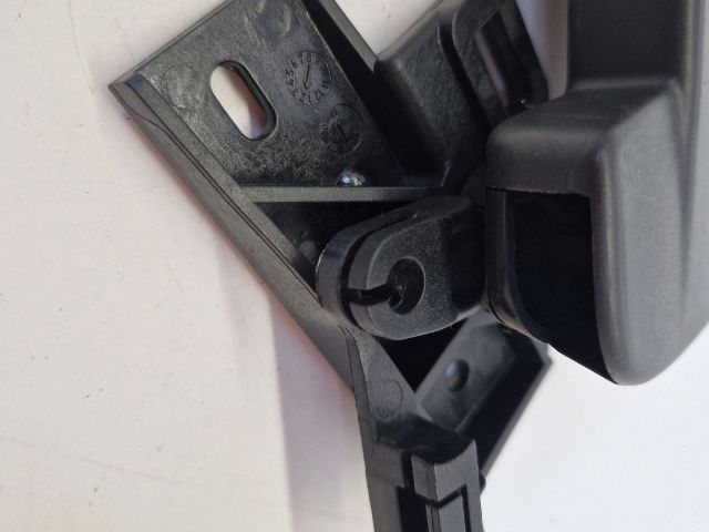 bontott VW POLO V Motorháztető Nyitó Kar / Gomb