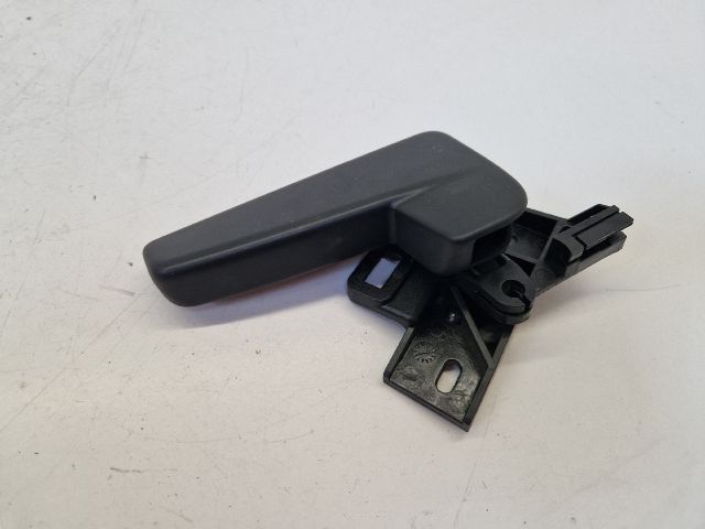 bontott VW POLO V Motorháztető Nyitó Kar / Gomb