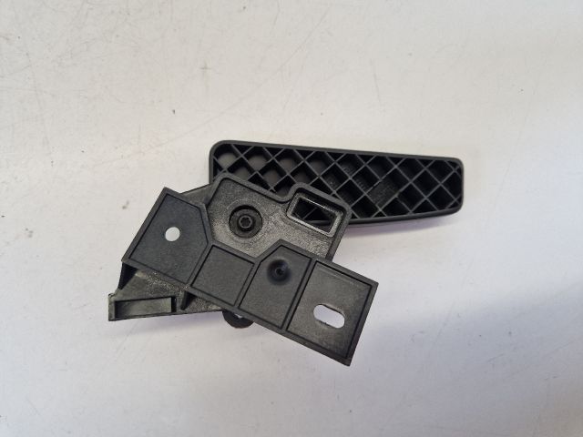 bontott VW POLO V Motorháztető Nyitó Kar / Gomb