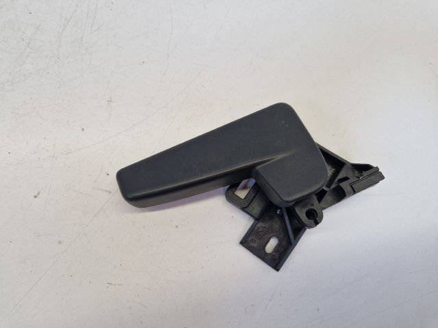 bontott VW POLO V Motorháztető Nyitó Kar / Gomb