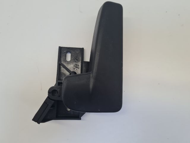 bontott VW POLO V Motorháztető Nyitó Kar / Gomb