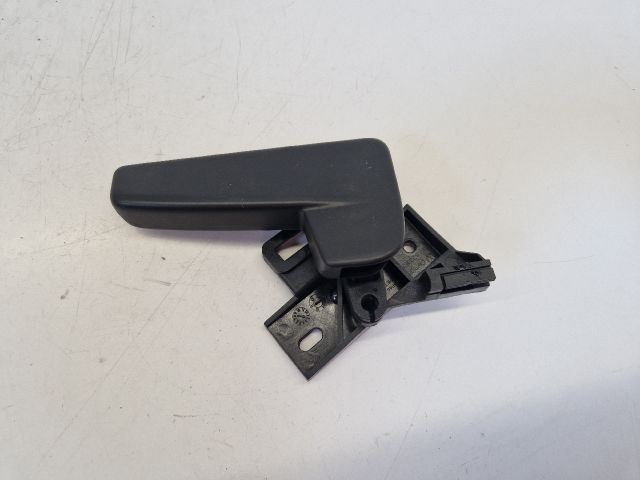 bontott VW POLO V Motorháztető Nyitó Kar / Gomb