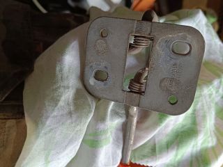 bontott VW POLO V Motorháztető Nyitó Kar / Gomb