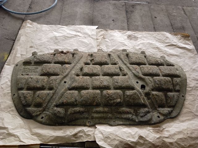 bontott VW POLO V Motorháztető Szigetelés