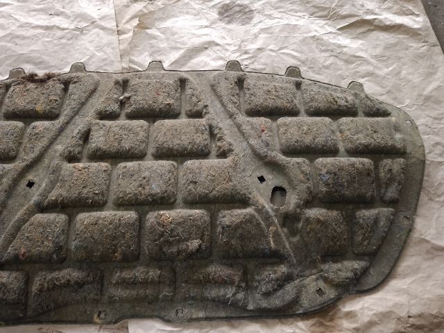 bontott VW POLO V Motorháztető Szigetelés