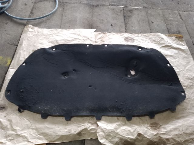 bontott VW POLO V Motorháztető Szigetelés