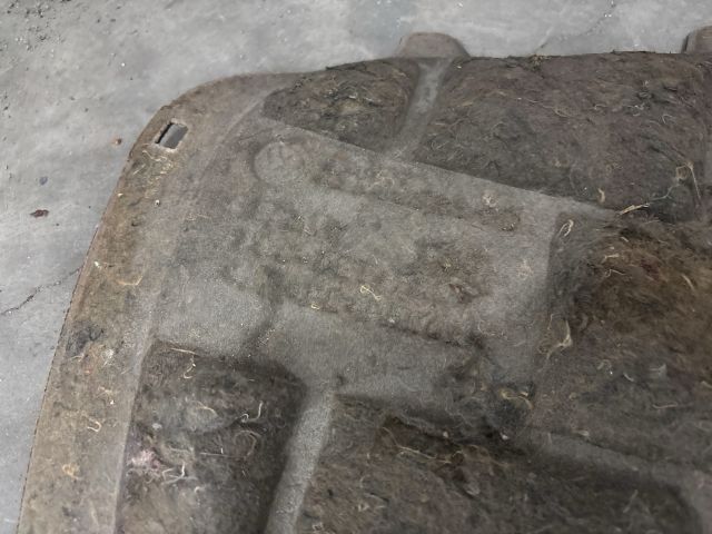 bontott VW POLO V Motorháztető Szigetelés