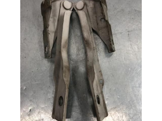 bontott VW POLO V Motorháztető Zsanér Pár