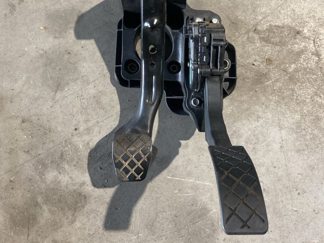 bontott VW POLO V Pedálsor (Gáz, Fék, Kuplung)