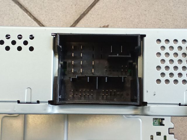 bontott VW POLO V Rádió / CD