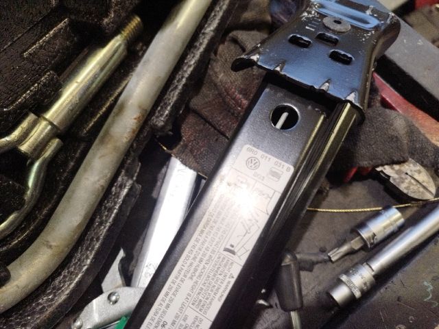 bontott VW POLO V Szerszámkészlet