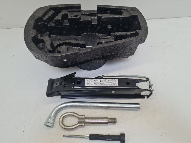 bontott VW POLO V Szerszámkészlet