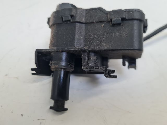 bontott VW POLO V Tankajtó Nyitó Bowden