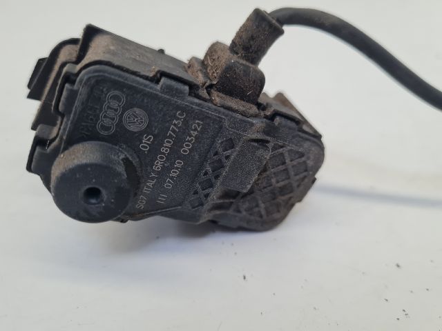 bontott VW POLO V Tankajtó Nyitó Bowden