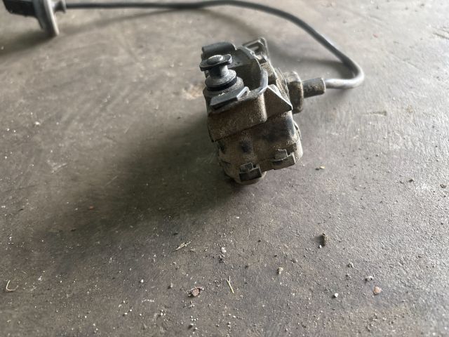 bontott VW POLO V Tankajtó Nyitó Kar / Gomb