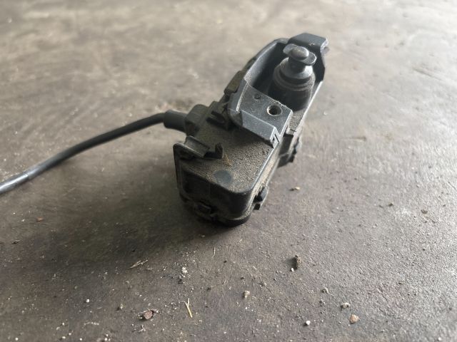 bontott VW POLO V Tankajtó Nyitó Kar / Gomb