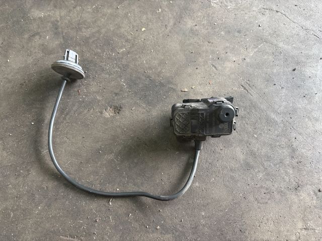 bontott VW POLO V Tankajtó Nyitó Kar / Gomb