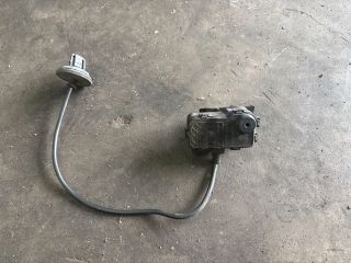 bontott VW POLO V Tankajtó Nyitó Kar / Gomb