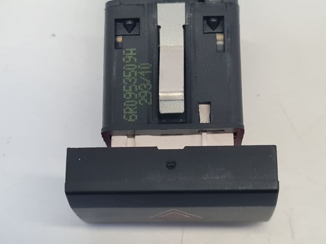 bontott VW POLO V Vészvillogó Kapcsoló