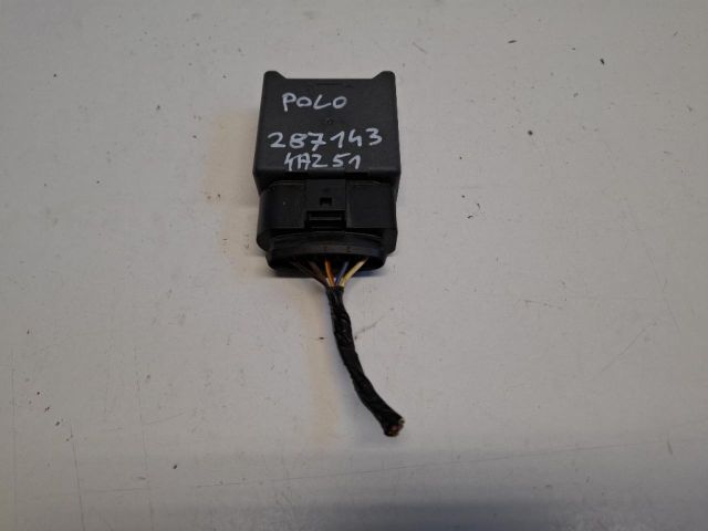 bontott VW POLO VI Üzemanyag Szivattyú Relé