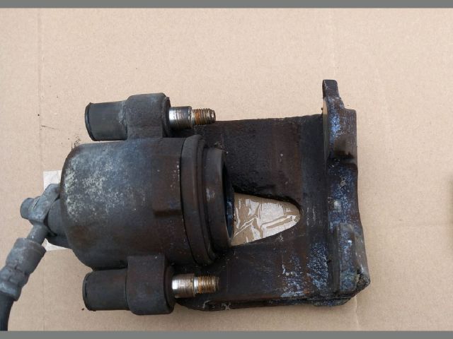 bontott VW POLO VI Bal első Féknyereg Munkahengerrel