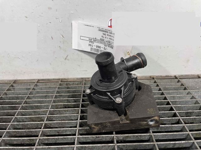 bontott VW POLO VI Vízpumpa