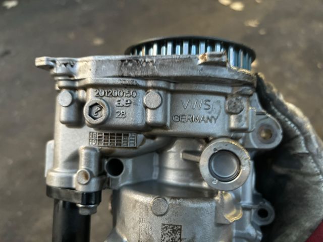 bontott VW POLO VI Olajszivattyú