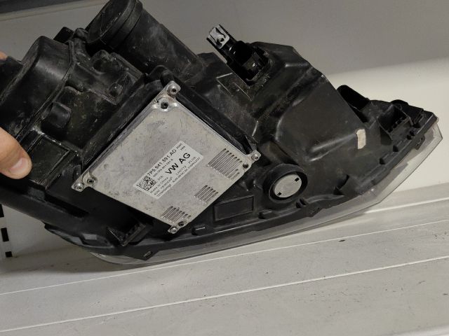 bontott VW POLO VI Bal Ledes Fényszóró