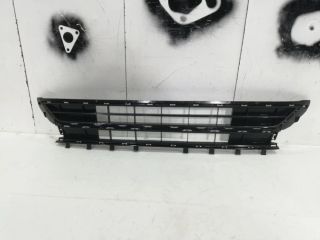 bontott VW POLO VI Első Lökhárító Alsó Középső Díszrács