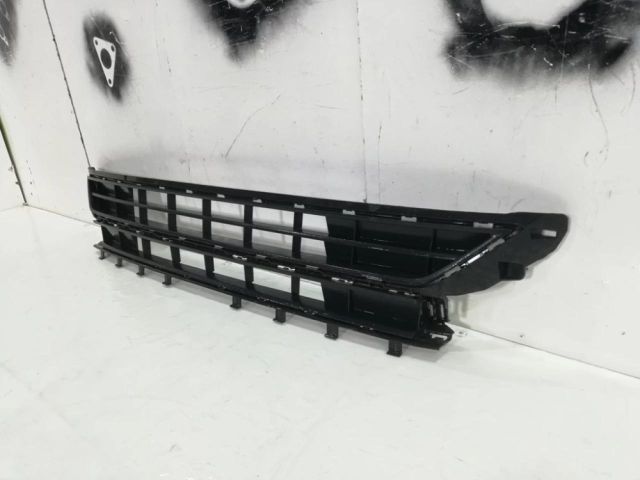 bontott VW POLO VI Első Lökhárító Alsó Középső Díszrács