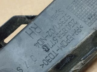 bontott VW POLO VI Jobb első Lökhárító Díszléc