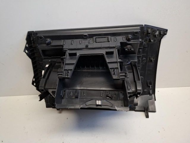 bontott VW POLO VI Kesztyűtartó