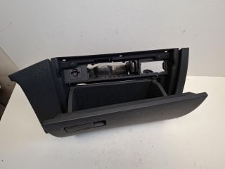 bontott VW POLO VI Kesztyűtartó