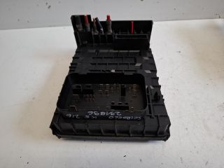 bontott VW SCIROCCO Biztosítéktábla Motortér