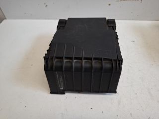 bontott VW SCIROCCO Biztosítéktábla Motortér