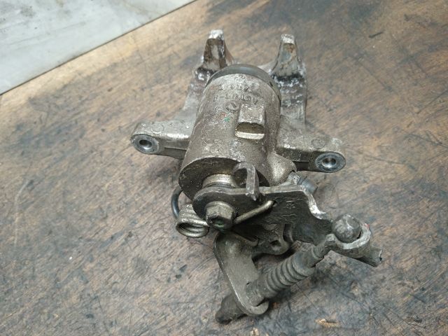 bontott VW SCIROCCO Bal hátsó Féknyereg Munkahengerrel