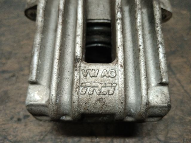 bontott VW SCIROCCO Bal hátsó Féknyereg Munkahengerrel