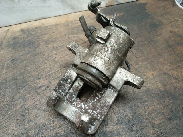 bontott VW SCIROCCO Bal hátsó Féknyereg Munkahengerrel