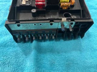 bontott VW SCIROCCO Biztosítéktábla Motortér