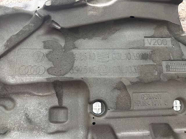 bontott VW SCIROCCO Felső Motorburkolat