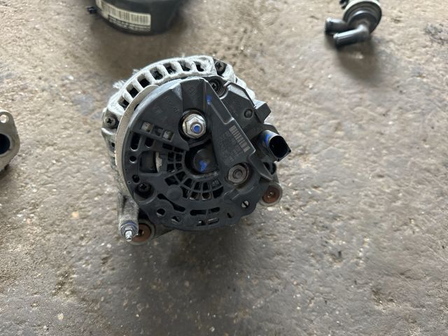 bontott VW SCIROCCO Generátor