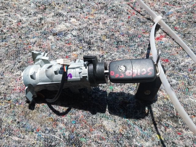 bontott VW SCIROCCO Gyújtáskapcsoló Házzal